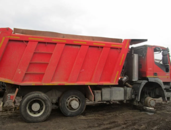 Разборка грузовиков Ивеко в Москве. IVECO самосвал 6х4 в разборе - razborgruz Разборка грузовиков Ивеко в Москве. IVECO самосвал 6х4 в разборе - razborgruz