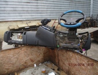 Торпедо SCANIA в сборе с рулевой колонкой, педальным узлом Торпедо SCANIA в сборе с рулевой колонкой, педальным узлом